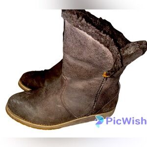 Emu ‘Beach Lo’ Suede & 100% Merino Wool Boots